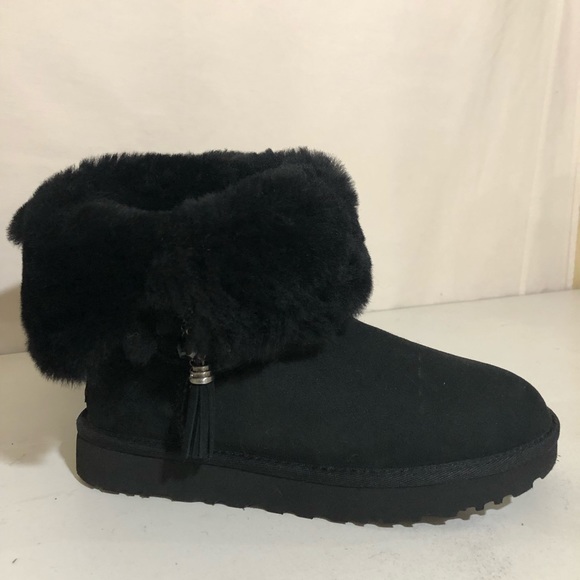 Sz 6 Ugg Lilou Charms Tassel Short Boots - Picture 7 of 8